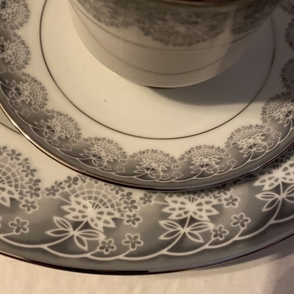Vintage Royal Prestige fine china set - Picture 2 of 3